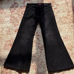 Elegant Black Flare corduroy with pockets